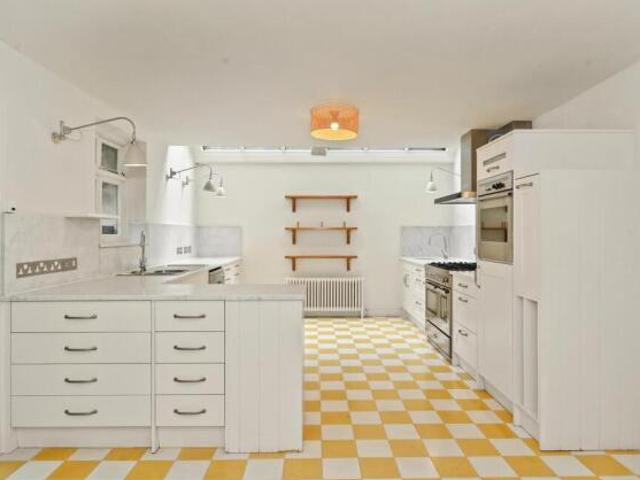 Farm for rent in Chelsea, Greater London
