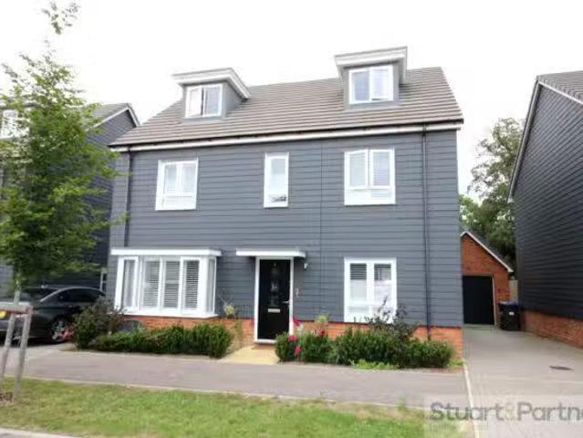 House for rent in Perryfields, West Sussex