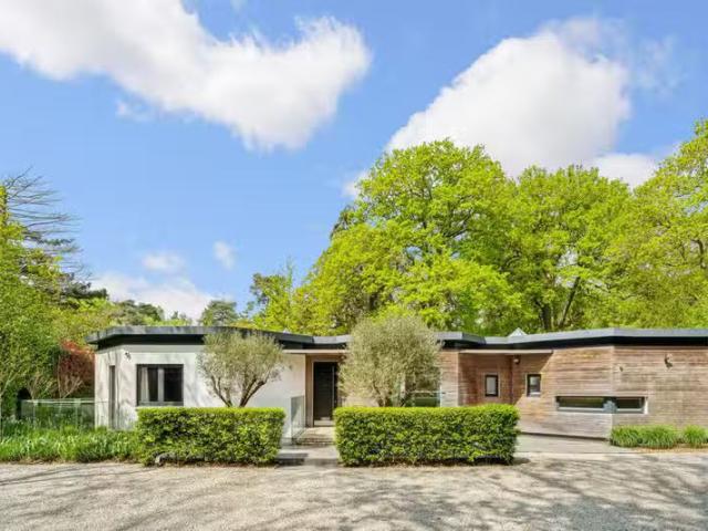 House for rent in Blackhills, Surrey
