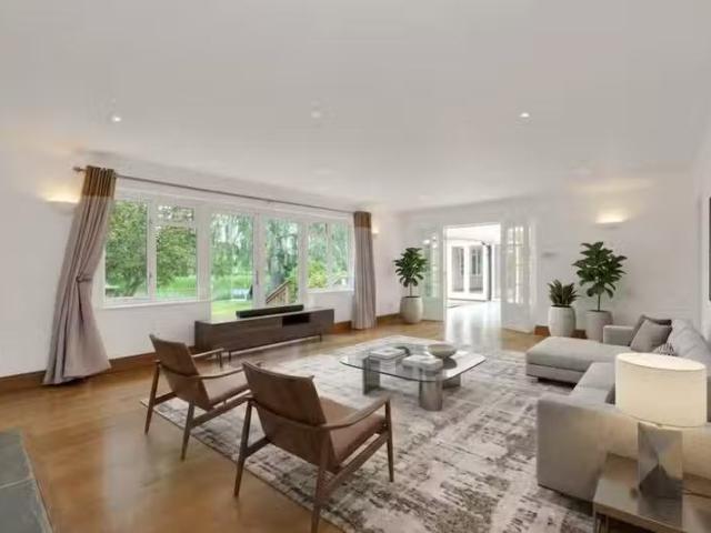 House for rent in Lower Green Esher, Blackhills