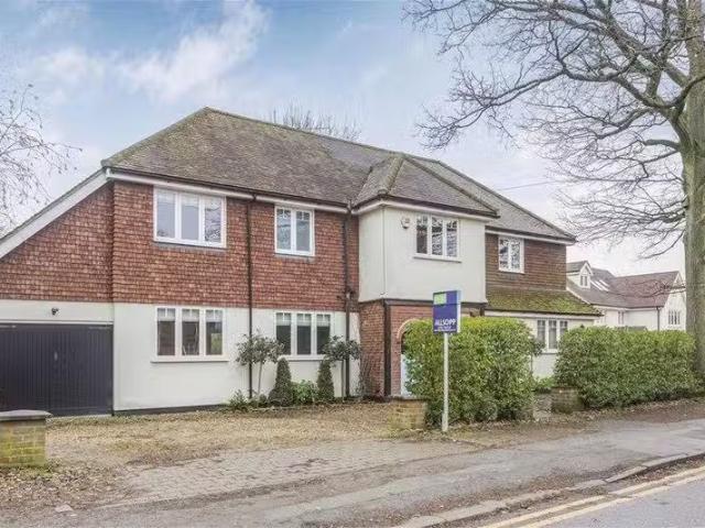 House for rent in Harlesden, Greater London