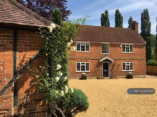 House for rent in Lightwater, Surrey Heath