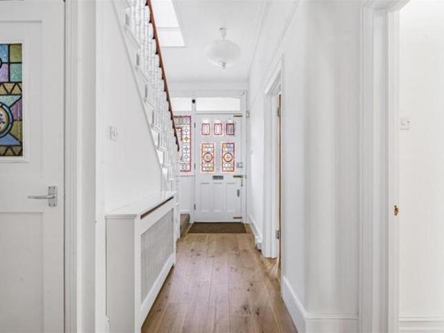 Farm for rent in Kingston Upon Thames, Greater London