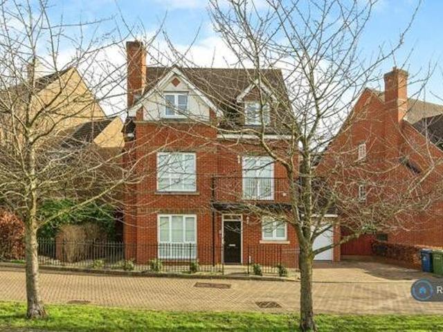 House for sale in Little Stanmore, Greater London