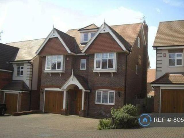 House for sale in Little Stanmore, Greater London