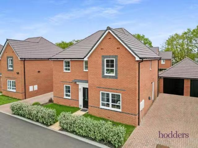 House for rent in Row Town, Surrey