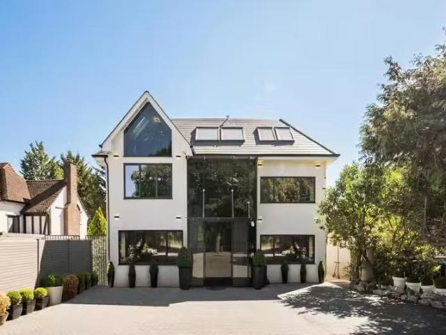 House for rent in Hadley Wood, Greater London