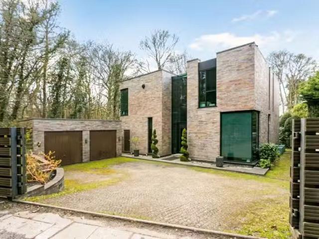 House for rent in Little Stanmore, Greater London