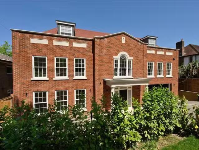 House for rent in Lower Green Esher, Blackhills