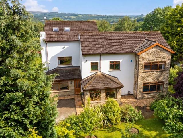 House for sale in Calverley, West Yorkshire