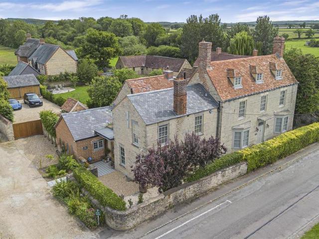 House for sale in Evershot, Oxfordshire