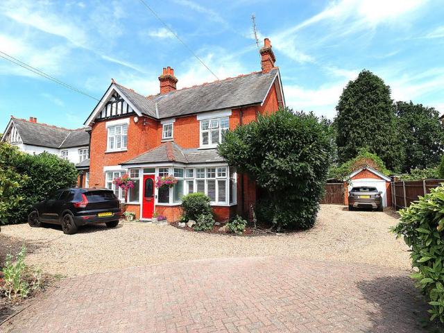 House for sale in The Crescent, Farnborough