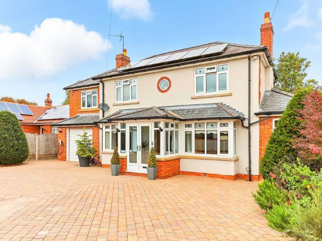 House for sale in Garforth, West Yorkshire