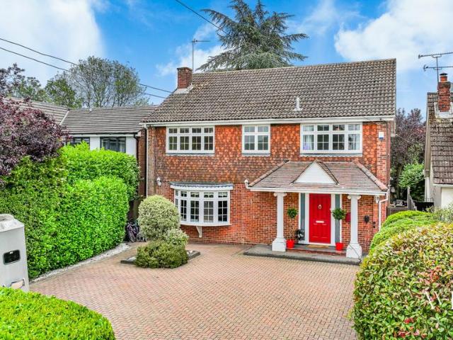 House for sale in Navestock Side, Essex