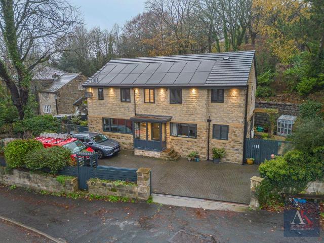 House for sale in Cross Stone, Todmorden