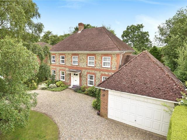 House for sale in Gerrards Cross, Tatling End