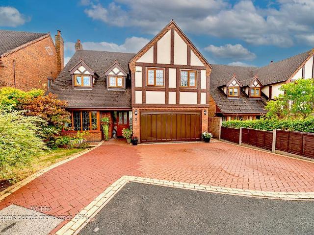House for sale in Baswich, Staffordshire
