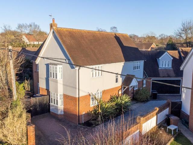House for sale in Howe Green, Chelmsford