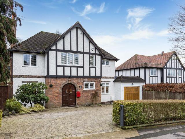 House for sale in Potters Bar, Hertfordshire