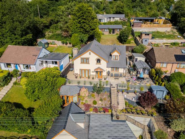 House for sale in Bromsberrow Heath, Gloucestershire