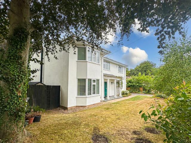 House for sale in Thornton Hough, Wirral