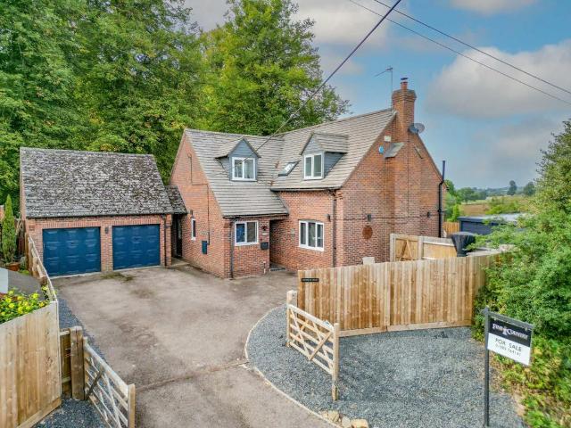 House for sale in Bromsberrow Heath, Gloucestershire