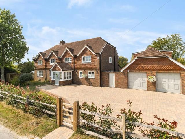 House for sale in Punnett's Town, Cross In Hand