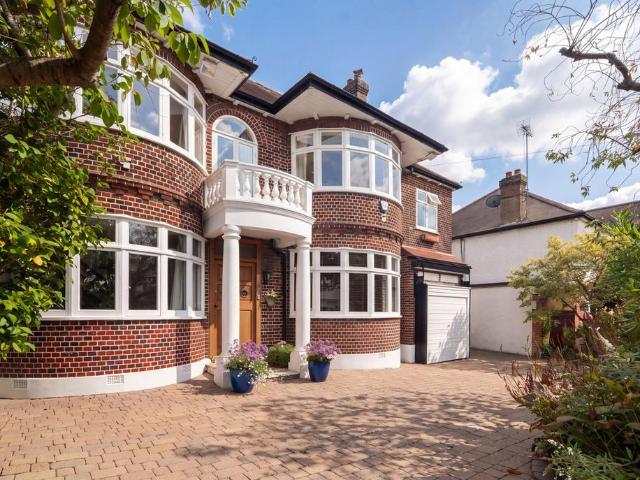 House for sale in Willesden Green, Greater London