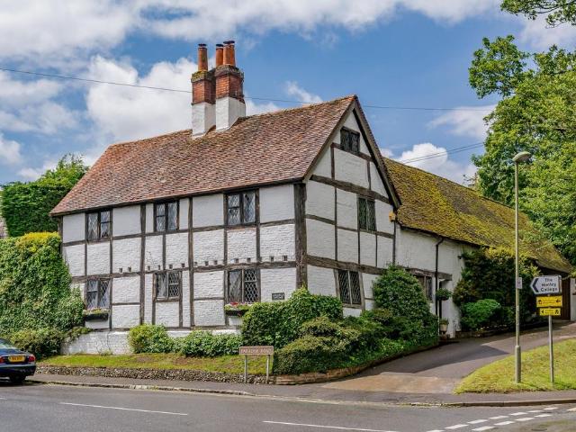 House for sale in Henley-on-Thames, Berrick Salome