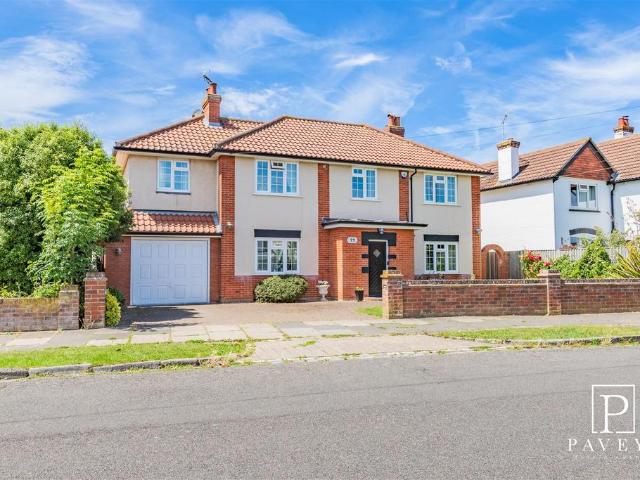 House for sale in Frinton and Walton, Dale Hill