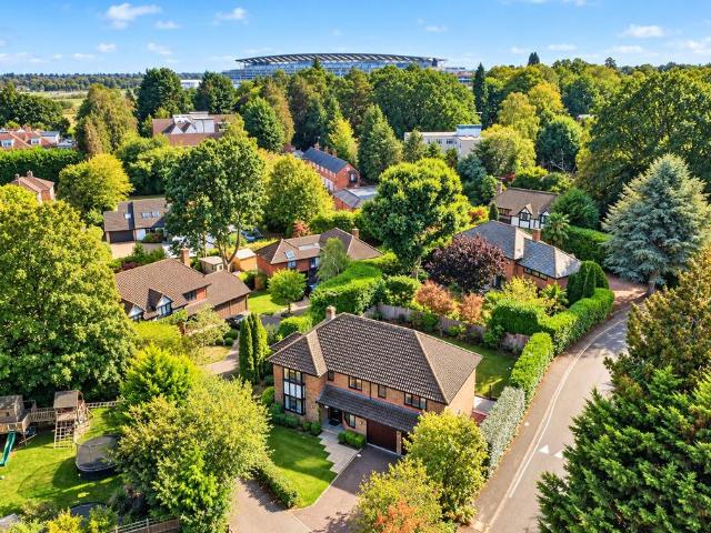 House for sale in North Ascot, Ascot