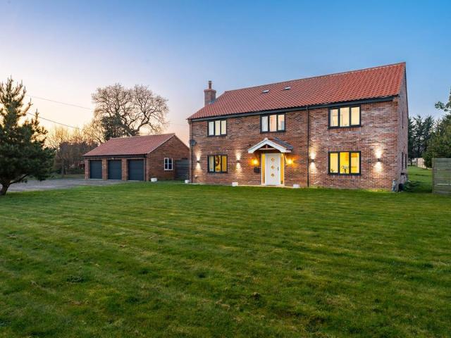House for sale in Belton with Browston, Stokesby