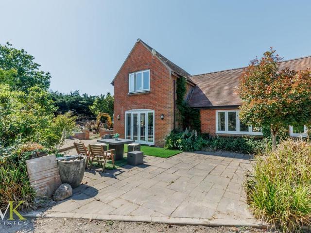 House for sale in Holdenhurst, Bournemouth