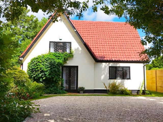 House for sale in Woodditton, Barway