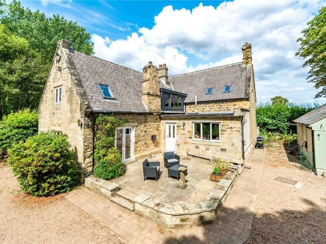 House for sale in Low Ackworth, West Yorkshire