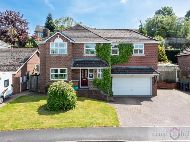 House for sale in Kingsley Moor, Staffordshire
