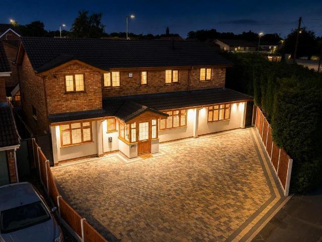 House for sale in New Invention, Bloxwich