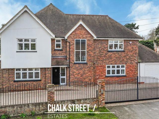House for sale in Emerson Park, Greater London