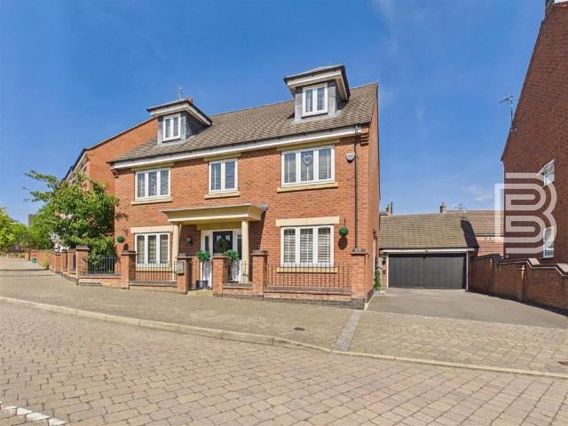 House for sale in Newton, New Bilton