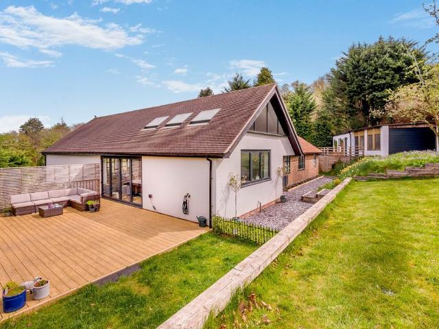 House for sale in Fole, Surrey