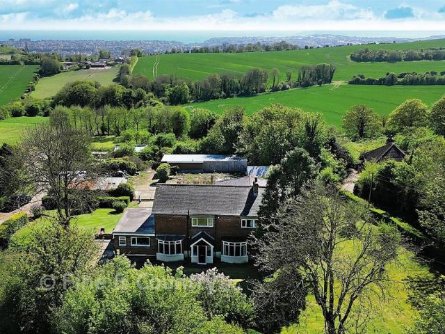 House for sale in Hawkinge, Folkestone