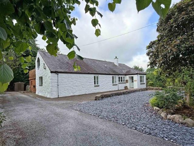 House for sale in Llanrug, Wales