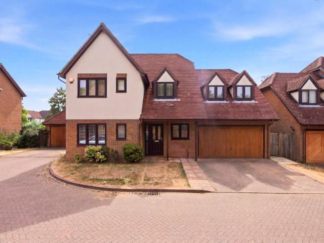 House for sale in St Albans, Five Acres