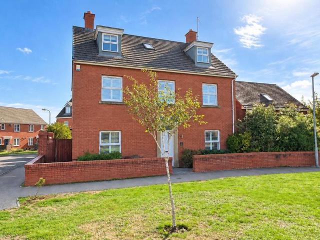 House for sale in Desborough, North Northamptonshire