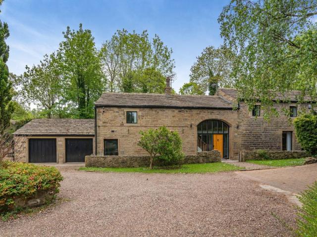 House for sale in Highburton, West Yorkshire