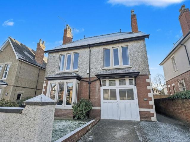 House for sale in Berry Hill, Potters Corner