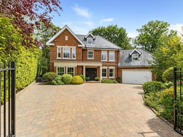 House for sale in Row Town, Surrey