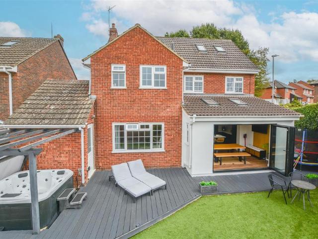 House for sale in Queens Park, Billericay
