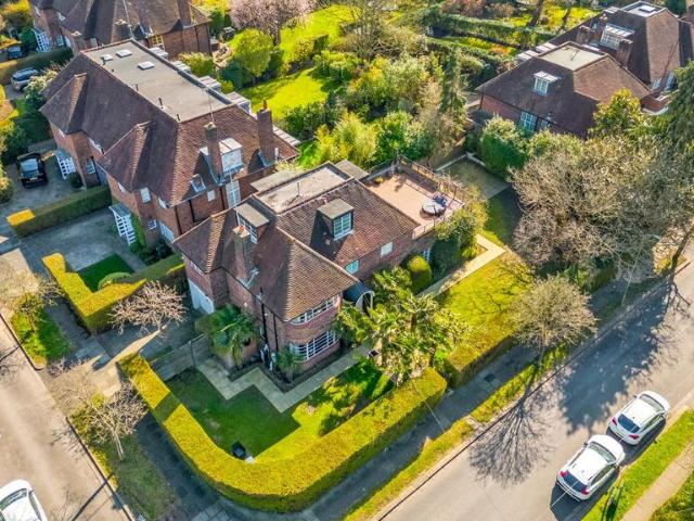 House for sale in Hampstead Garden Suburb, Greater London