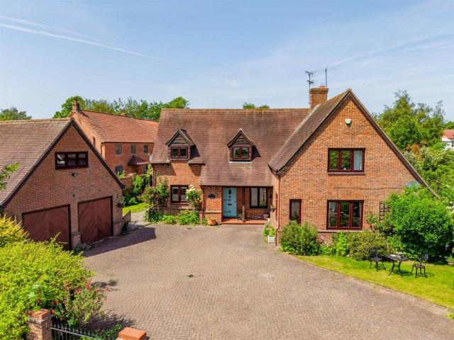 House for sale in Barton In Fabis, East Midlands